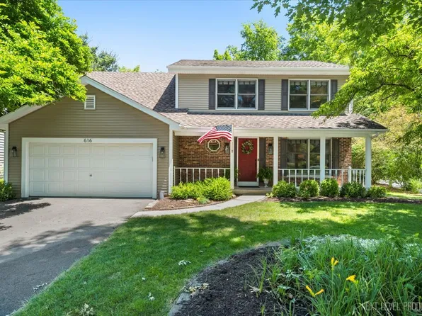 616 Viking Dr, Batavia, IL 60510