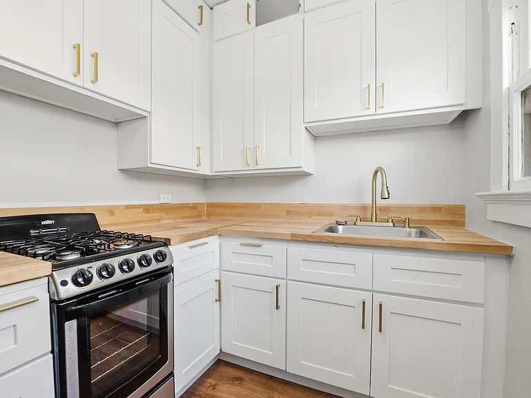 3105 5th Ave #21 — Photo 2