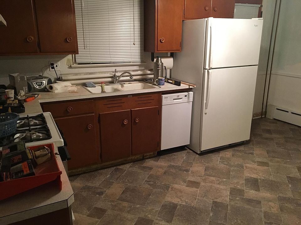 2nd image of 733 Pilgrim Ave
