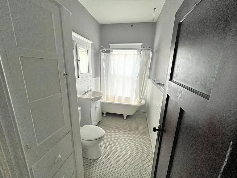 373 Linden Ave — Photo 8