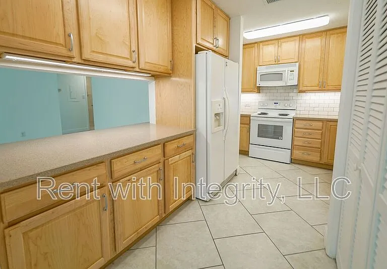 251A S Villas Ct — Photo 2