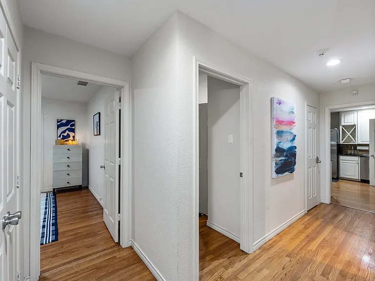 6806 Royal Ln — Photo 12