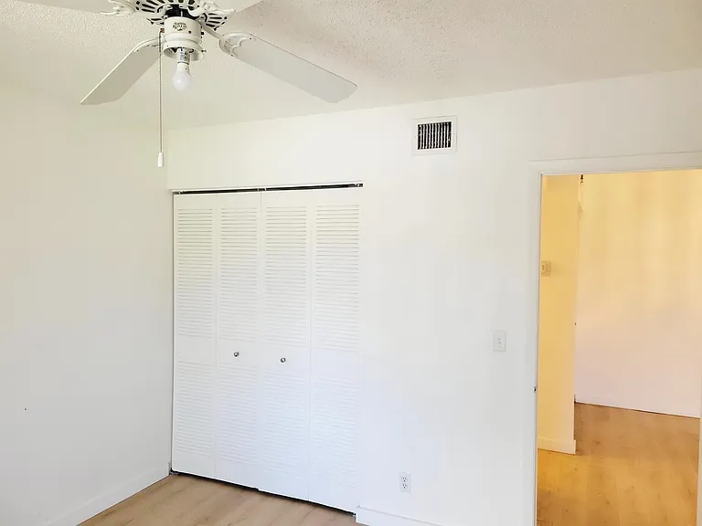 6285 Chasewood Dr #F — Photo 5