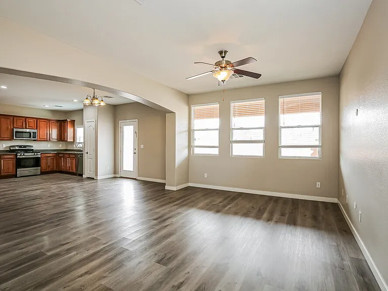1081 Crescent Falls St — Photo 7