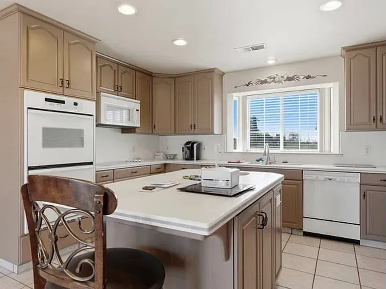 2702 E Goshen Ave — Photo 11
