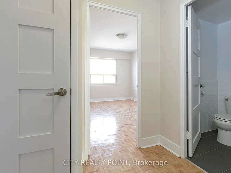 95 Lawton Blvd #405 — Photo 5