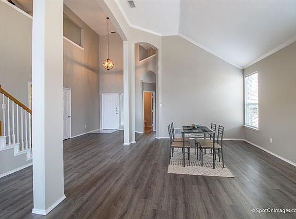 5th image of 8806 Lochgreen Ln