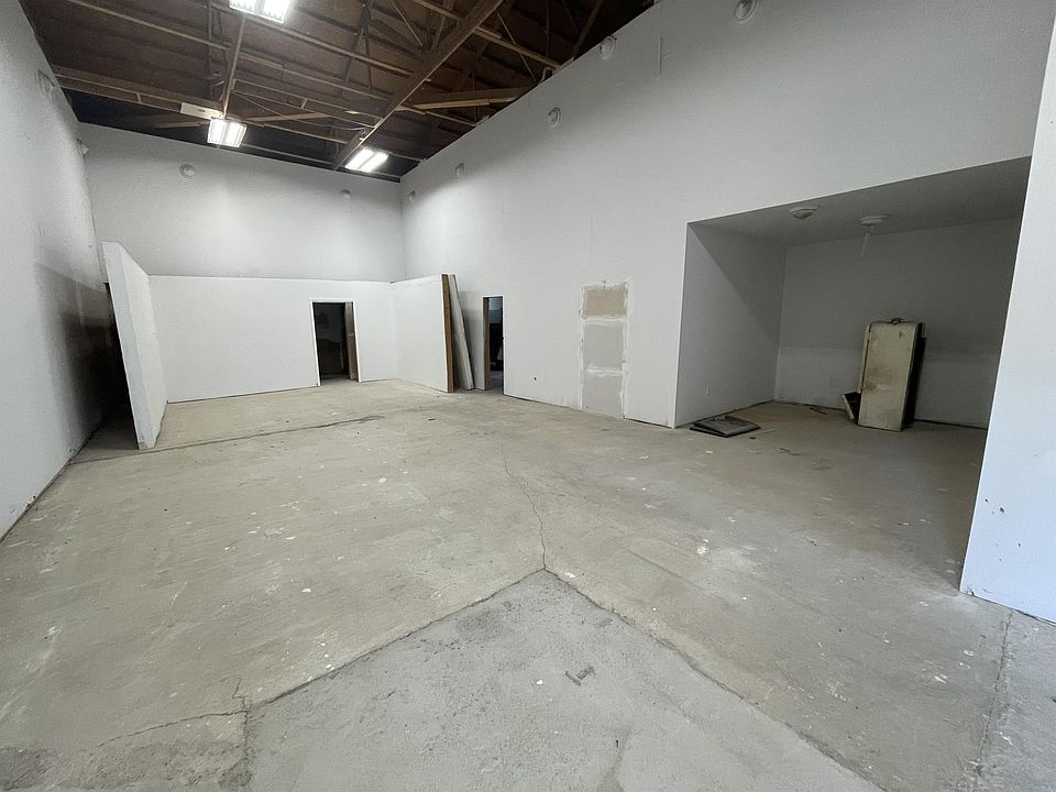 Building Photo 3