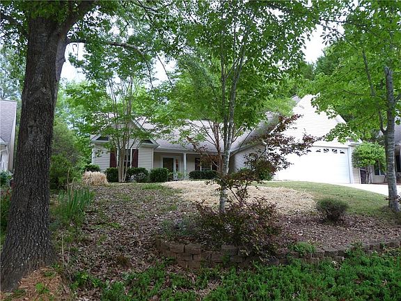 2nd image of 115 Grand Oak Cir