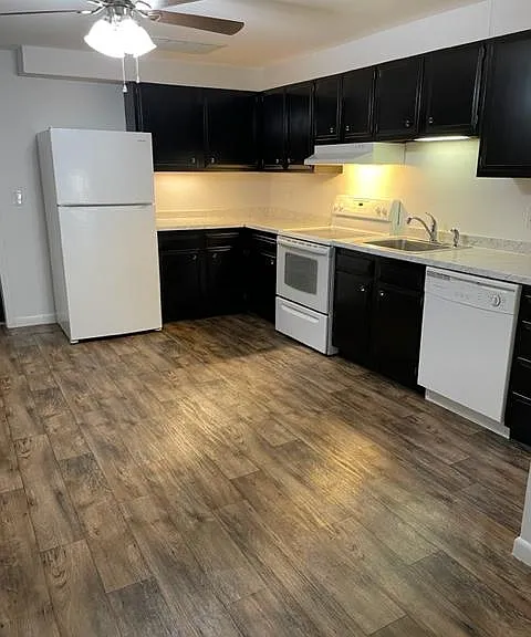 135 S 6th St — Photo 2