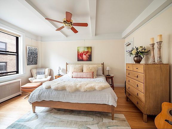 4th image of 28 W 69th St APT 8B