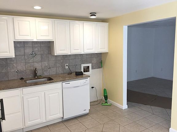 5th image of 163 Lincoln Ave #1B