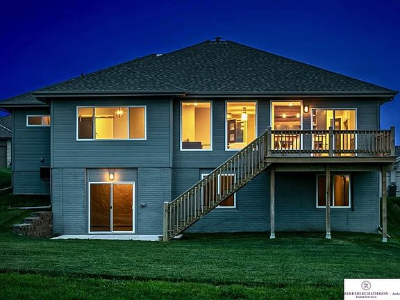 5th image of 124 Broken Arrow Cir