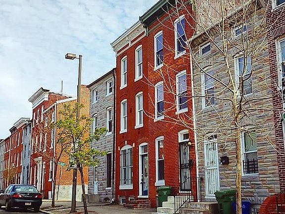 2nd image of 891 W Lombard St