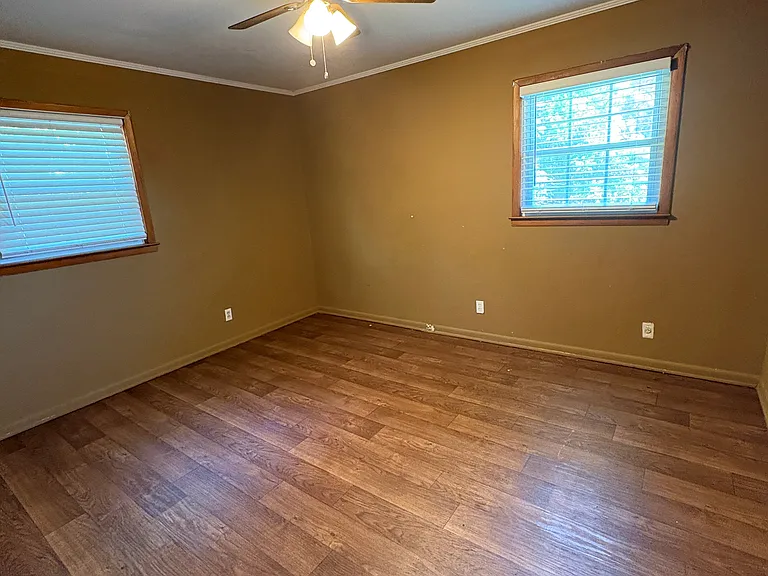 5620 Forest Ave — Photo 16