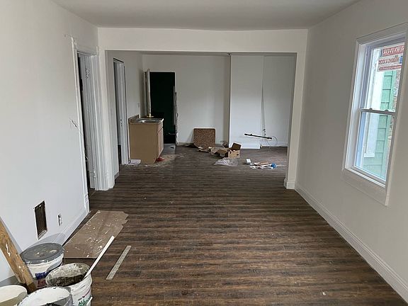 5th image of 222 Crescent Ave