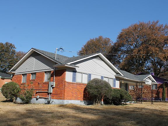 3rd image of 688 Lucille Ave