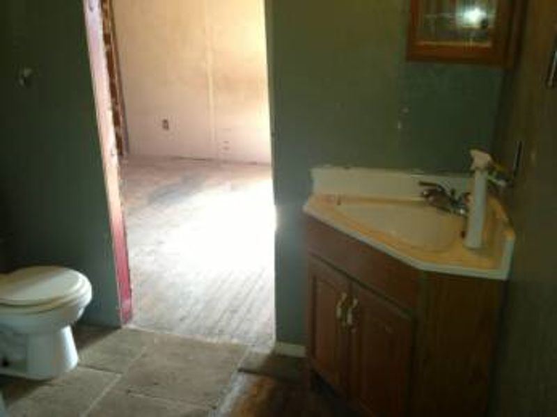 2nd image of 3502 S Taylor St