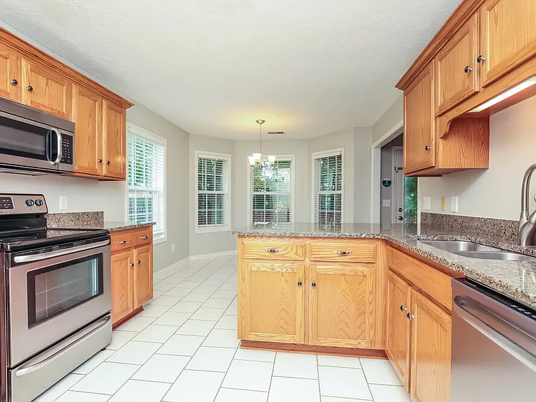 7004 Bridgewater Dr — Photo 8