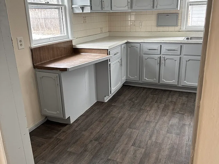 742 W Homer St — Photo 3