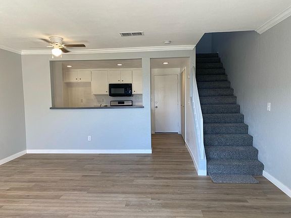 5th image of 1460 Kendall Dr Unit 8