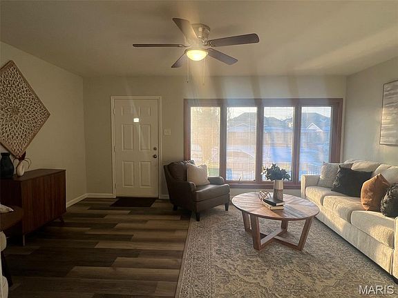 3rd image of 7113 Coronado Ave