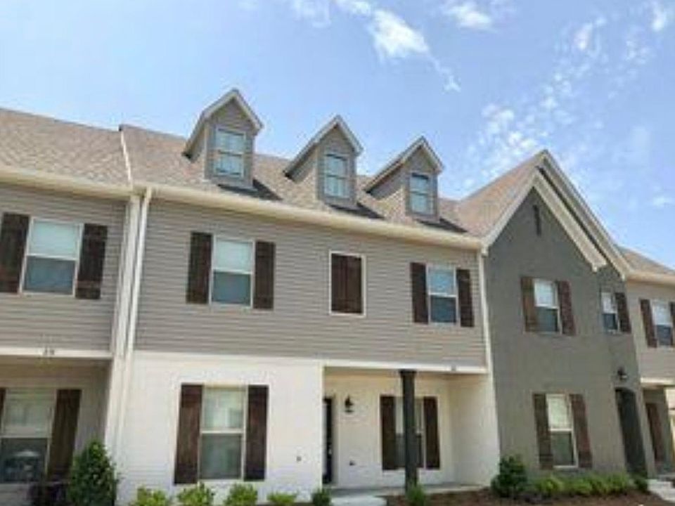 1st image of 440 Walker Cir