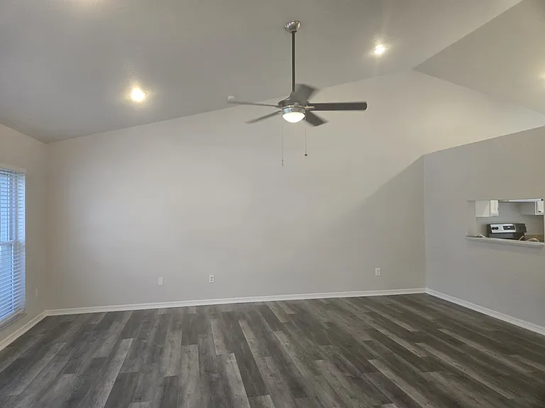 901 Beresford Way — Photo 9