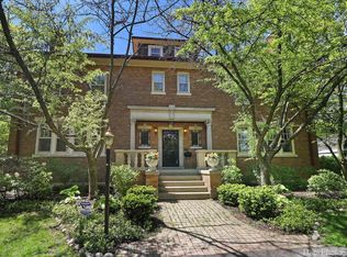 1403 Glenview Rd, Glenview, IL 60025