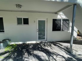 320 86th St, Miami Beach, FL