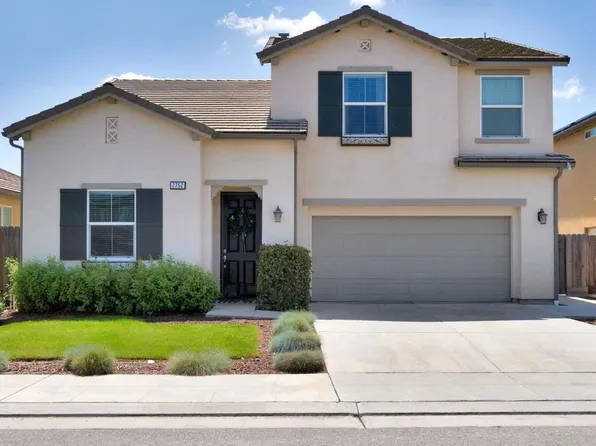 2752 Pontiac Ave, Clovis, CA 93611