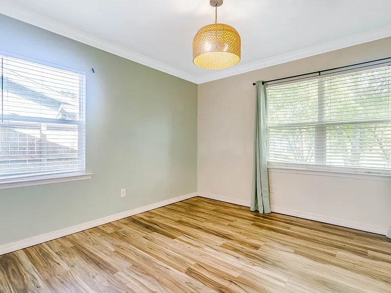308 Hollywood Blvd SE — Photo 32