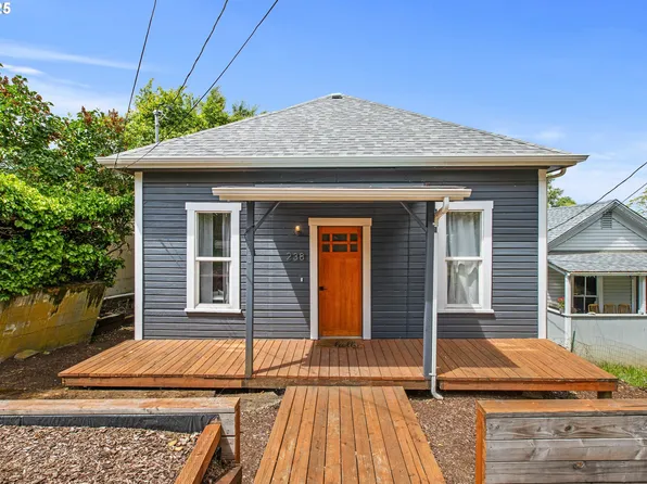 238 SE Pitzer St, Roseburg, OR 97470