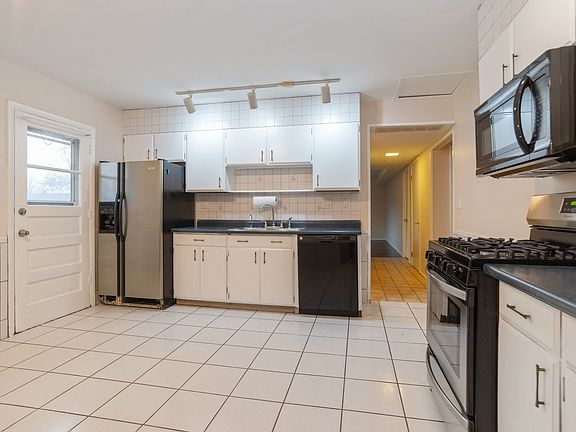 3rd image of 1480 Ramblewood Dr