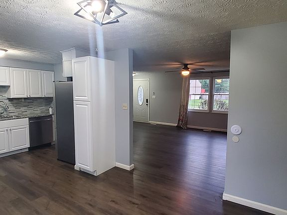 4th image of 1106 Fletcher Dr