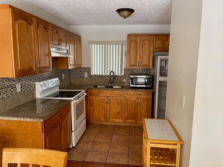 6225 SW Kendale Lakes Cir #258 — Photo 3