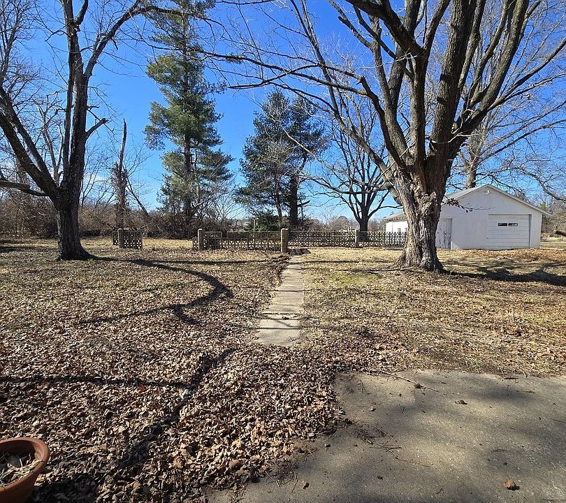 922 S Giant City Rd, Carbondale, IL 62902 | MLS #12568590 | Zillow