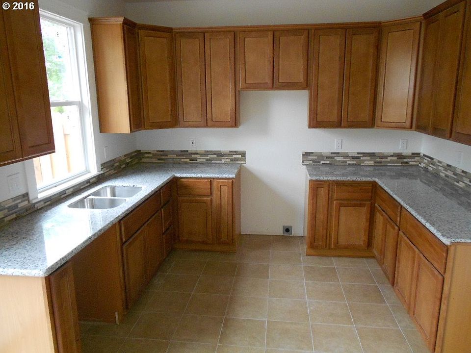 2nd image of 14410 E Burnside St