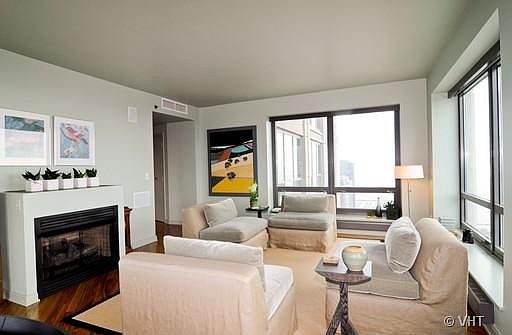 2nd image of 130 N Garland Ct Unit 5004