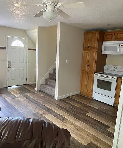 207 Deer St #B — Photo 3