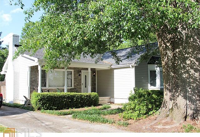 1st image of 923 College Ave NW