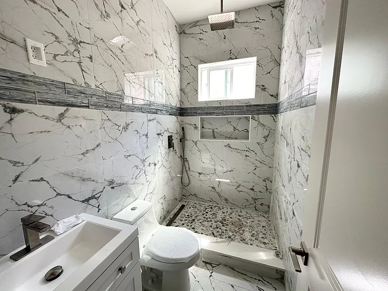 2435 Creekhollow Ln — Photo 6