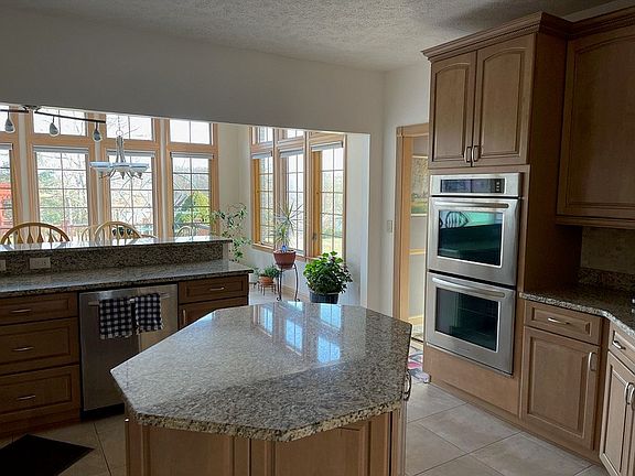 4th image of 2483 Matterhorn Dr