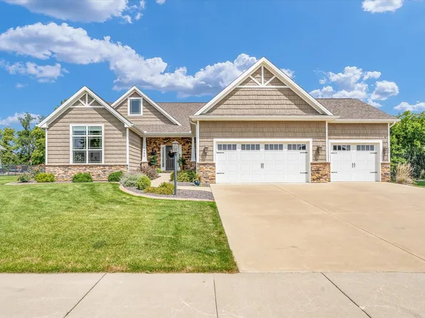 1306 Forest Ridge Dr, Mahomet, IL 61853