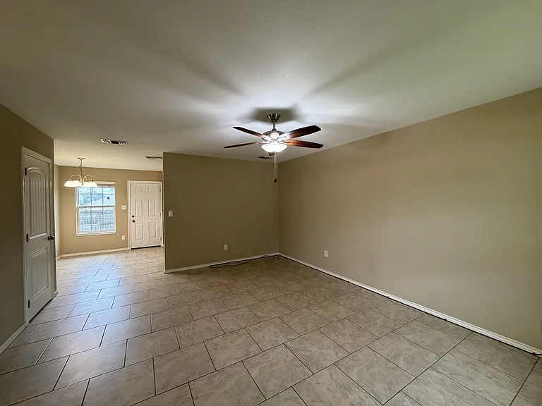 1221 Kirby St #6 — Photo 3