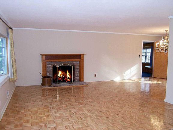 3rd image of 22 Lubber St