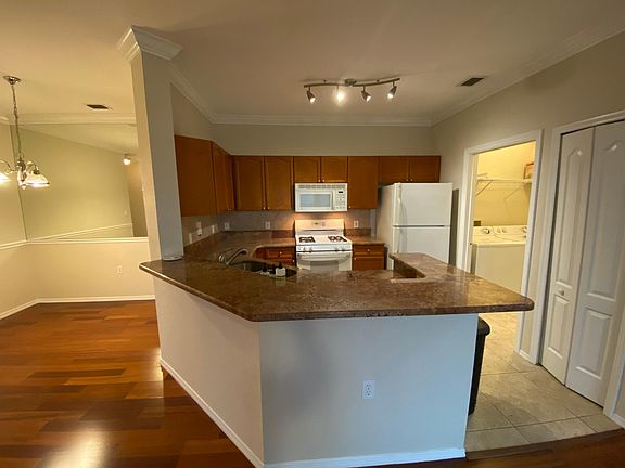 4th image of 2722 Via Murano #421A