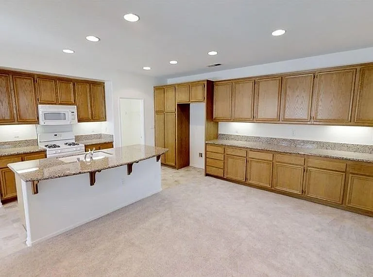 8240 Triplett Ln — Photo 4