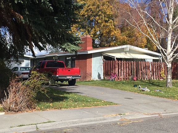 2nd image of 465 E 24th St