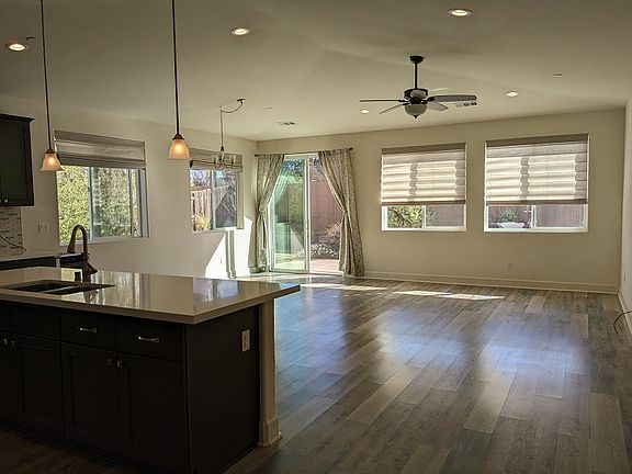 4th image of 764 Hickok Cir